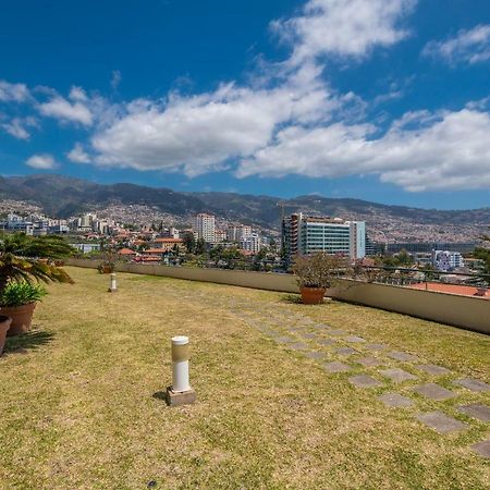 Miramar Apartment With Pool By Hr Madeira Funchal  Exteriör bild